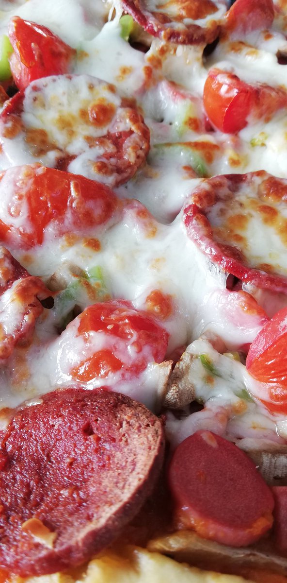 mslkitchenn's tweet photo. Mmmm Pizza #mysweetkitchen #delicious #pizza https://t.co/4CijdcWteL