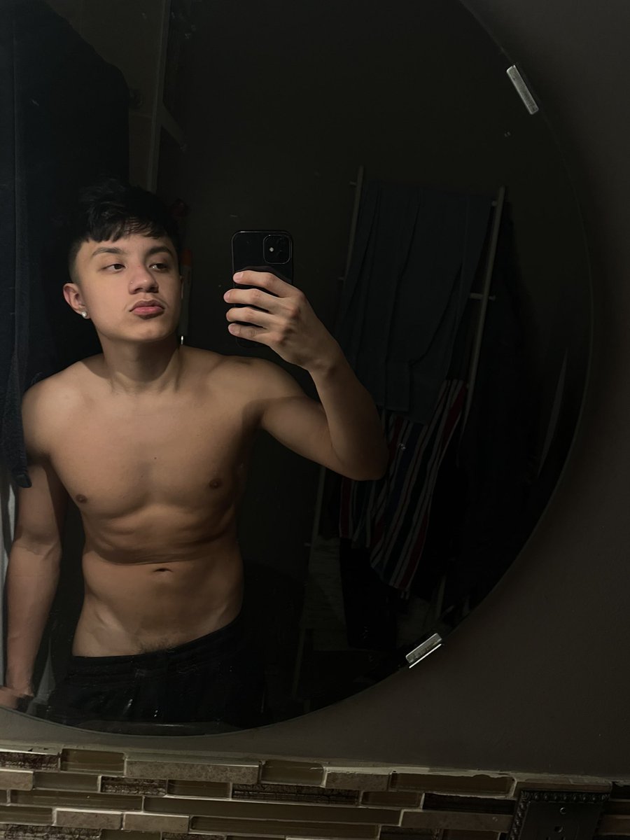 tavofreeof's tweet photo. can we do cardio at home ? https://t.co/B3RLFdxBUd