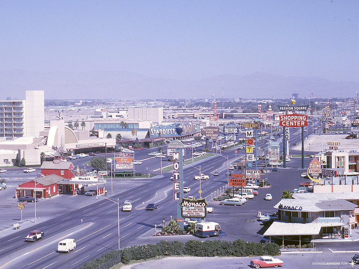 😎 Las Vegas Strip, 1964 - View from the Desert Inn 

_ 

#lasvegas #vintage #vegas #1960s #60s #classic #oldschool #vintagelasvegas #vintagevegas #lasvegasstrip