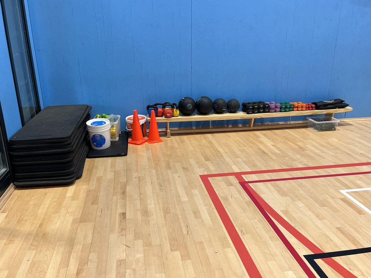 MrRobinsonAC's tweet photo. “Sir, we know how protective you are about your equipment. We’ve put it to the side as neatly as possible.” It made me so happy I had to take a photo of it! 😂 https://t.co/TkN1SCIlSR