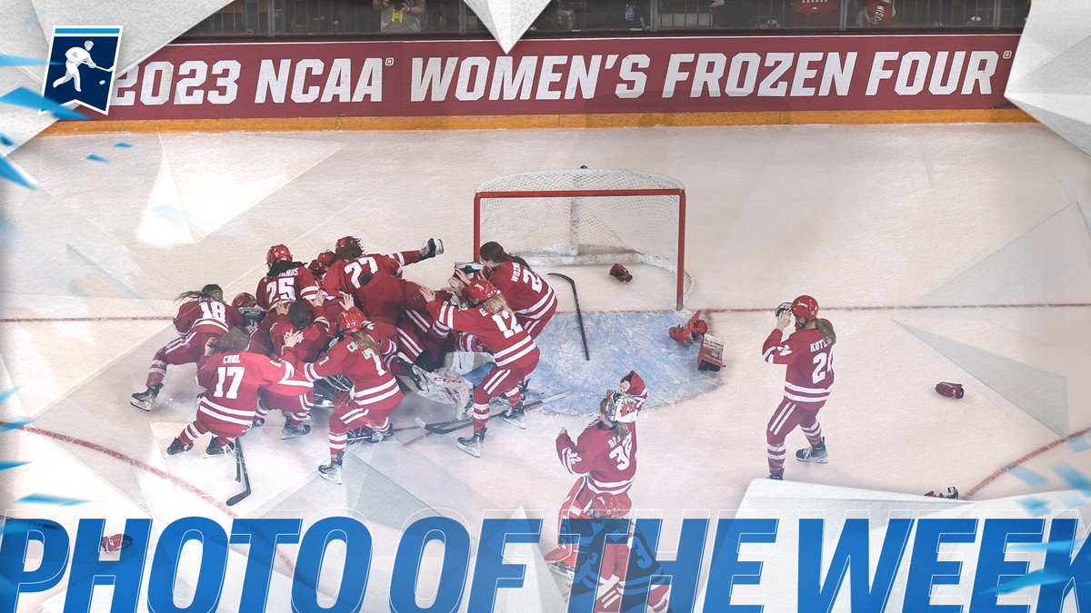 📸 #NCAAHockey Photo of the Week 🏒

<a href="/BadgerWHockey/">Wisconsin Hockey</a> celebrates after winning the 2023 National Championship with a 1-0 victory over Ohio State.