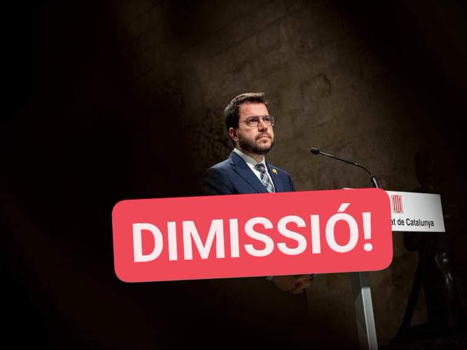 LlunaCatalana3's tweet photo. Podríem fer circular aquesta fotografia, a veure si es dona per al·ludit.
@Esquerra_ERC @perearagones https://t.co/I37r1CZLix
