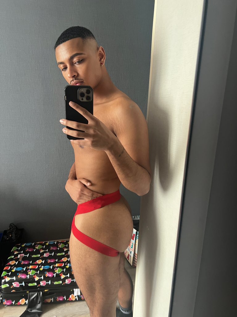 YearRoundYams's tweet photo. Heard it was humpday 🤭 https://t.co/Zt2ksYF6JS