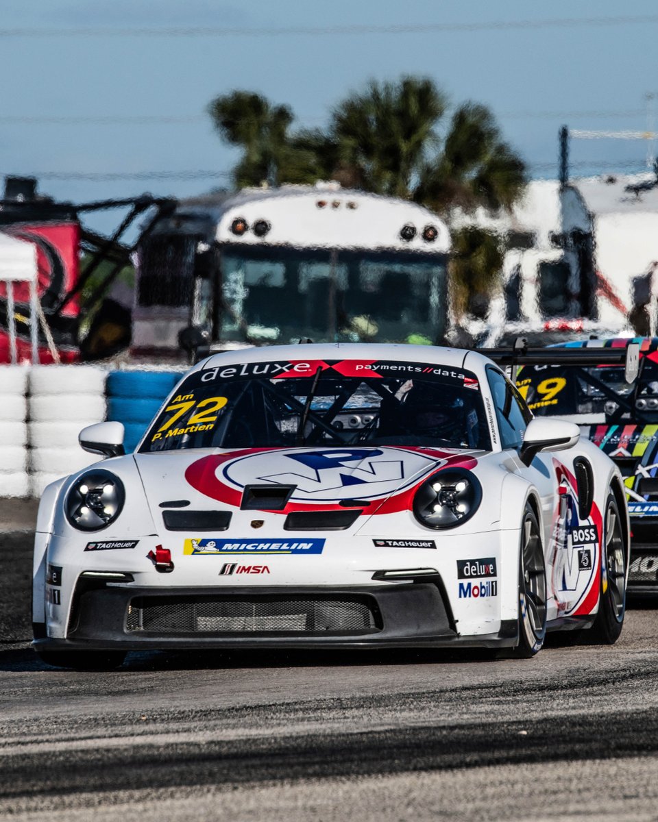 🏎️ News in a flash 2/2 🗞️ The #CarreraCupNA got in full swing with @moiseyuretsky leading the ProAm pack, Alan Metni in P2 and Marco Cirone in P3. The Am category is led by @mdkmoto, Scott Noble in P2 and Jeffrey Majkrzak taking P3 in the first race of the season. #Porsche