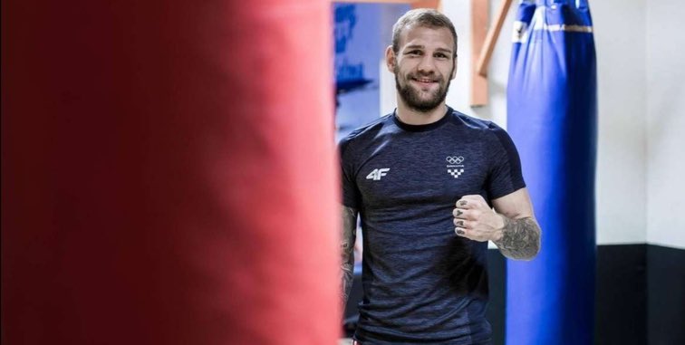 Myślę, że mogę potwierdzić fajnego newsa.
Od 1 kwietnia do obozu Karola Weltera w Szczecinie dołączy Luka Plantić, 39 boxrec. Medalista Mistrzostw Europy i Świata, olimpijczyk z Tokio. 

Poważna walka = poważne przygotowania. Hvala

<a href="/promotions_mb/">MB PROMOTIONS</a> <a href="/ringpolska/">ringpolska</a> <a href="/MandesR/">Rafał Mandes</a> <a href="/MatHencel/">Mateusz Hencel</a>
