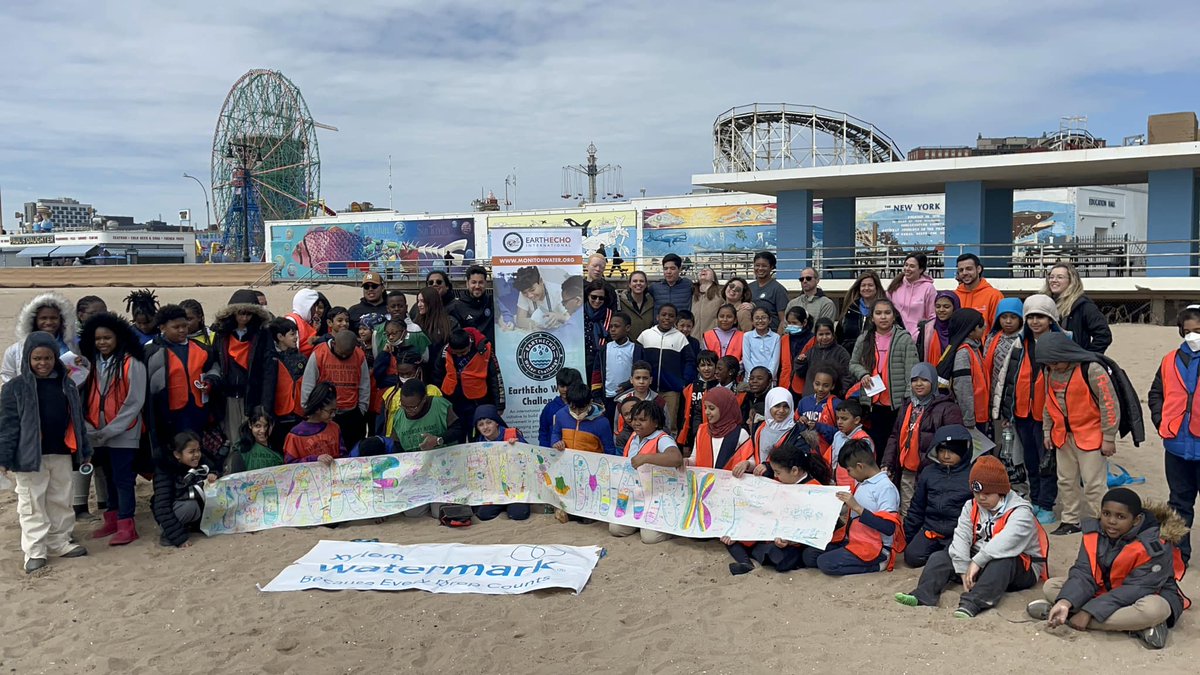 Celebrating World Water Day with <a href="/EarthEcho/">EarthEcho Int'l</a>
 and @NYCFC by Making our Mark at Coney Island!

We hosted 65+ 4th &amp; 5th graders at <a href="/nyaquarium/">New York Aquarium</a>
 to test water, learn about water quality, make personal pledges, and play soccer. 

#waterheroes #UNWC23 #UN23waterconference #wateraction