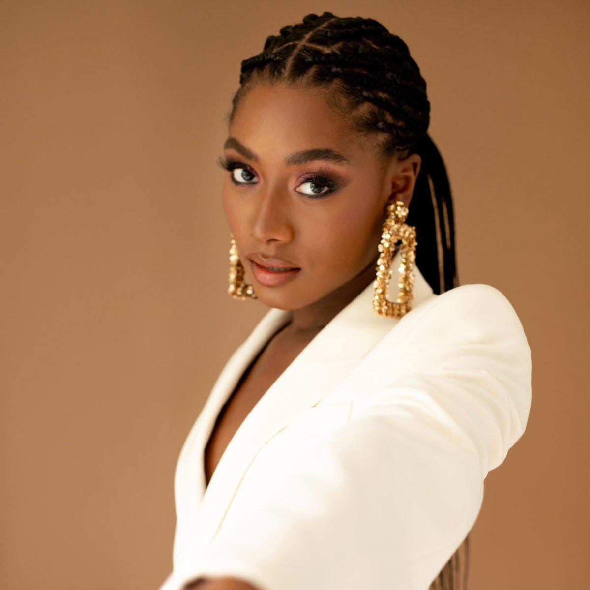 composeher's tweet image. Catch @jnaibmezzo and @niathenote LIVE in conversation Friday at 2pm est on IG discussing all things opera and J’Nai’s feature on the PBS series “American Masters” where you can take a deeper look into the life of the internationally celebrated opera singer ⭐️