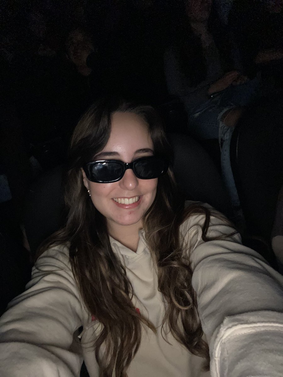 crisxcolunga's tweet photo. en la peli de @Louis_Tomlinson k ganas soy una madre orgullosa https://t.co/sy8aS6qAfd