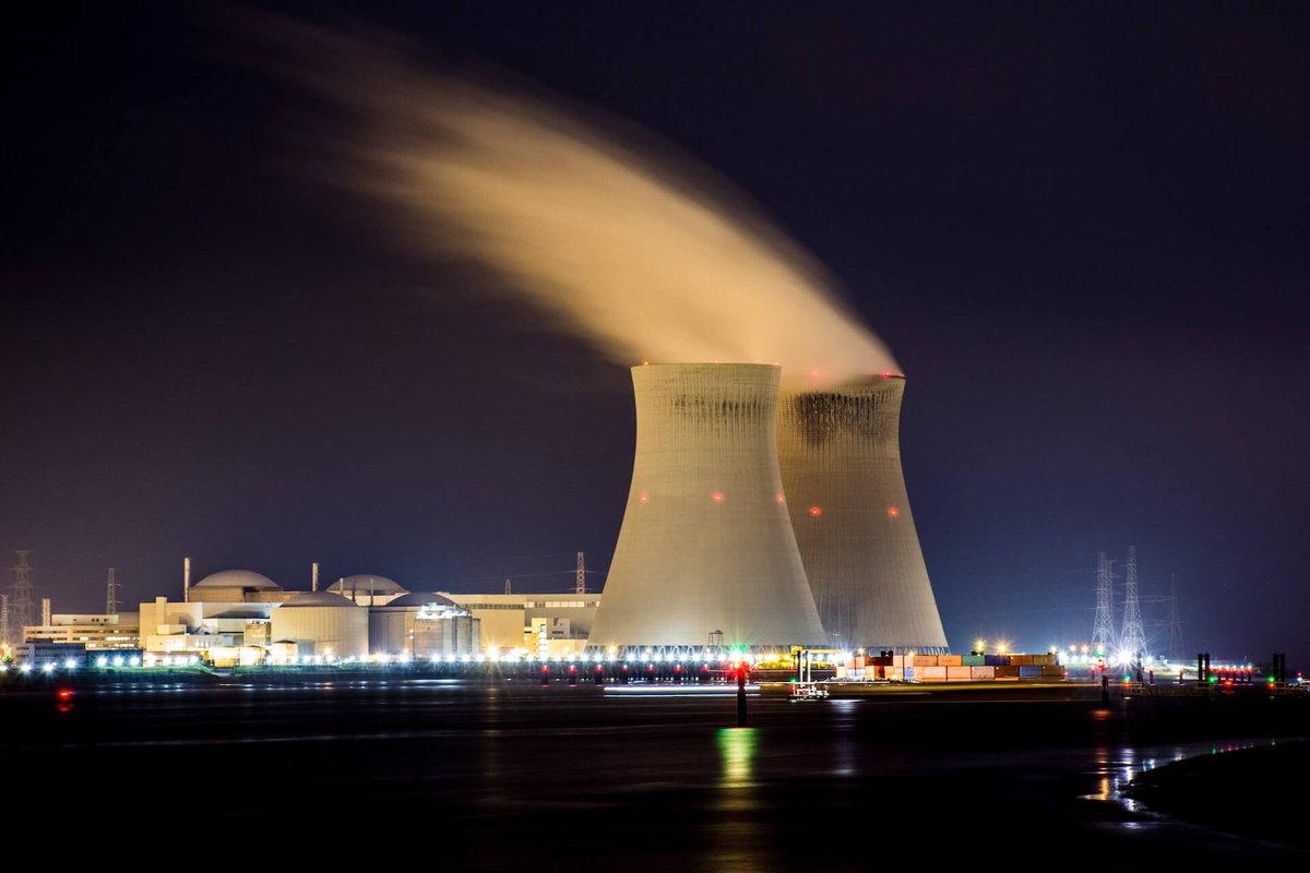fqmente's tweet photo. 📢 Acabamos de añadir esta situación de aprendizaje:

Aplicaciones de la física nuclear | Física 2.º Bach

- Visita guiada al @CSN_es
- Lectura científica del primer libro de @OperadorNuclear 
- Investigación sobre Chernóbil

🔗: https://t.co/FmSC58CP2O

Gracias, @docenteflipado! https://t.co/AuPdqxfxJJ