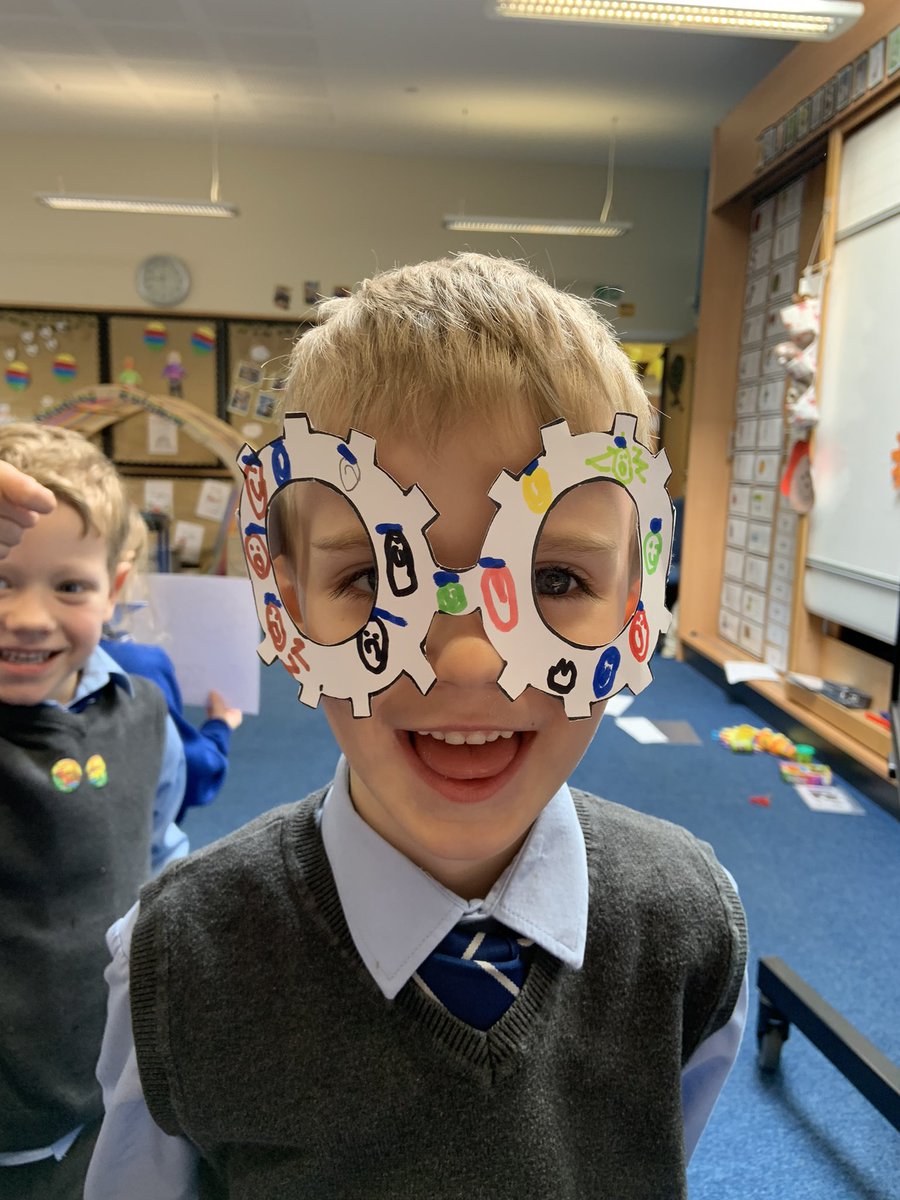 LawPrimarySLC's tweet photo. Primary 1B decorated their ‘coggles’ with emotion word expressions. We’re looking forward to using these in lots of ways as we explore more cogs. We also loved using our emotion rollers to create people showing different emotions. #wearelawsome #healthandwellbeing #emotionworks https://t.co/axJy4Roat9