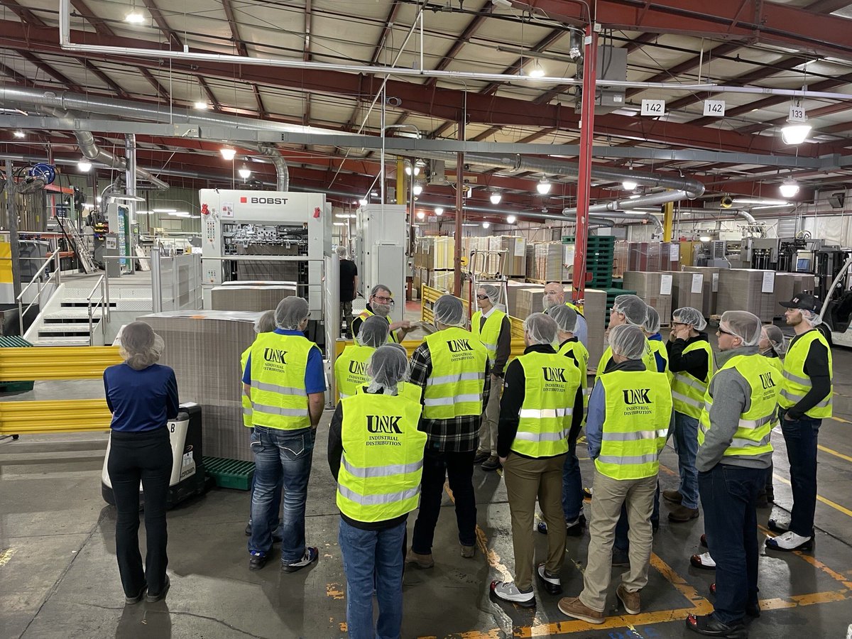 onepaperworks's tweet photo. University of Nebraska at Kearney (UNK) Industrial Distribution Program #students toured our PaperWorks Hastings facility! We love hosting and networking with the next generation of #leaders in our communities. Thank you, UNK, for the visit!
#community #onepaperworks https://t.co/mZxANRjMu9