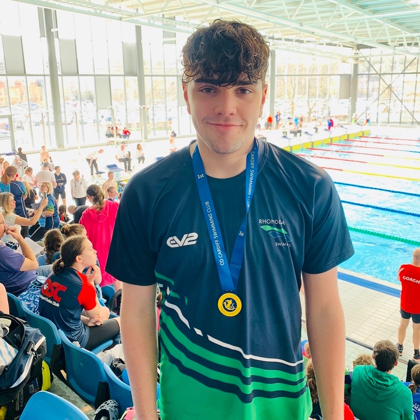 RhonddaSwimming's tweet photo. A 16/O club record was set by our captain Charlie Nash when winning his🥇in the 400m Individual Medley at the #TigerBayOpen on the weekend  🏊🏼‍♂️⏱️ 
You can find Charlie’s time and all other club records here : 
https://t.co/oLIZT0sjLW

#clubrecords #settingthebar #rhonddaswimming https://t.co/boG0Dtyr3e