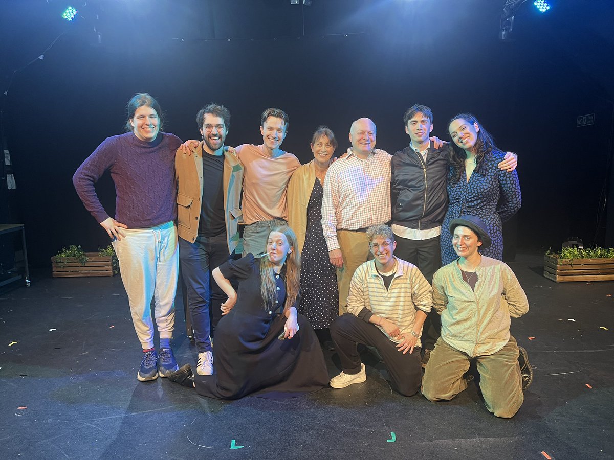 Been in hibernation for the last three days recovering but what an amazing experience ❤️

Thank you everyone who came to see Con-Version, thank you to @VAULTFestival for putting us on and trusting in us.

And thanks to the best team we could ever have hoped for ❤️

#SaveVAULT