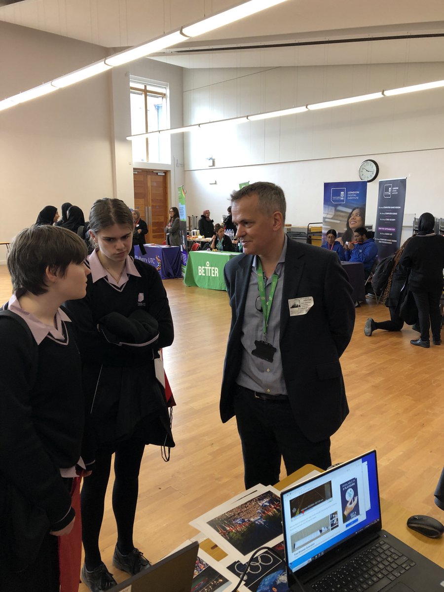 wonderworksltd's tweet photo. Great to chat to pupils at @ClaptonGA today about career opportunities in the live events industry. Thanks for having us! #wonderworks #liveevents #technicalproduction #creativecareers https://t.co/HeXsVyh0PI