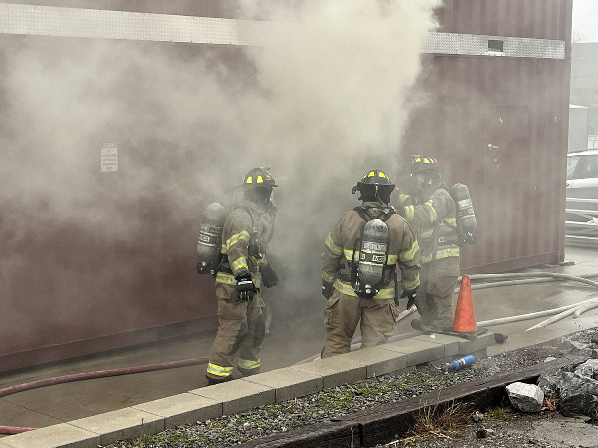 ClksFire's tweet photo. Recruit Class 01-23 is in week six of the Fire Academy. Today they participated in their first live burn in the Bearcat. All recruits did well in their training evolutions and are pumped to learn more about the fire service.
#recruitclass0123 #firetraining #cfrtraining2023 https://t.co/ESaDgi4DMP