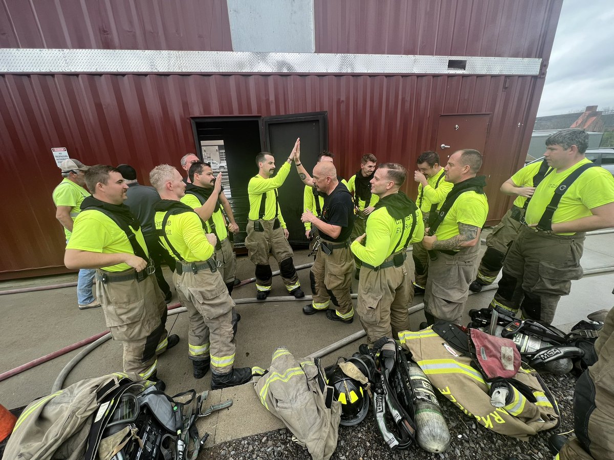 ClksFire's tweet photo. Recruit Class 01-23 is in week six of the Fire Academy. Today they participated in their first live burn in the Bearcat. All recruits did well in their training evolutions and are pumped to learn more about the fire service.
#recruitclass0123 #firetraining #cfrtraining2023 https://t.co/ESaDgi4DMP