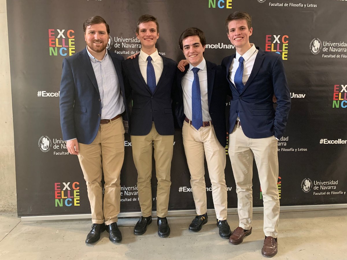 AndelColegio's tweet image. Loa alumnos de 2° de Bachillerato del programa #Excellence defendieron sus trabajos de investigación ante los tribunales de la Universidad de Navarra @unav . 
Un orgullo para #andel 🎉 

🔝  Andel fue premiado 🏅 por sus diez años en el #programaexcellence!

@ExcellenceUnav