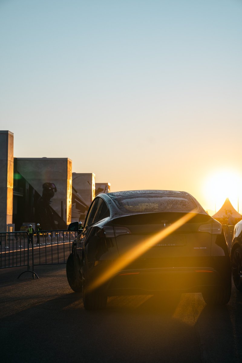 teslaeurope's tweet photo. One year ago, we delivered our first made-in-Germany vehicles! 

hbd Giga Berlin 🎉 https://t.co/H1XzOIx92H