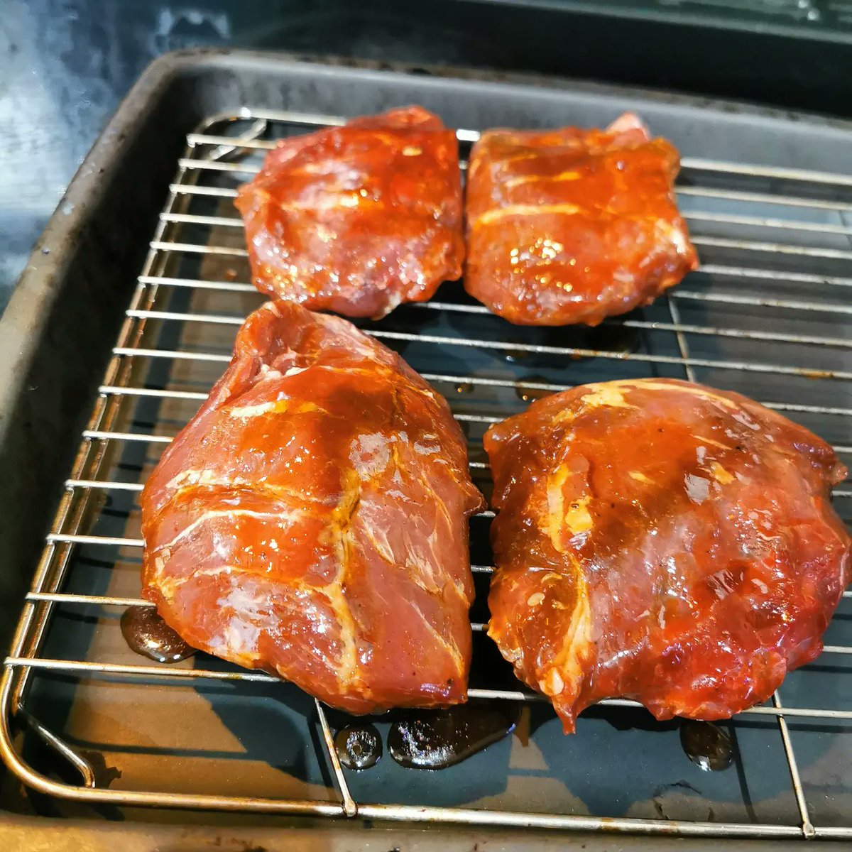 Ardochhebridea1's tweet photo. Slow roasted Char Sui Pork cheeks from Rootin' and Roamin' Free-Range Pork - cracking ! #porkcheek https://t.co/obizLqUgKZ