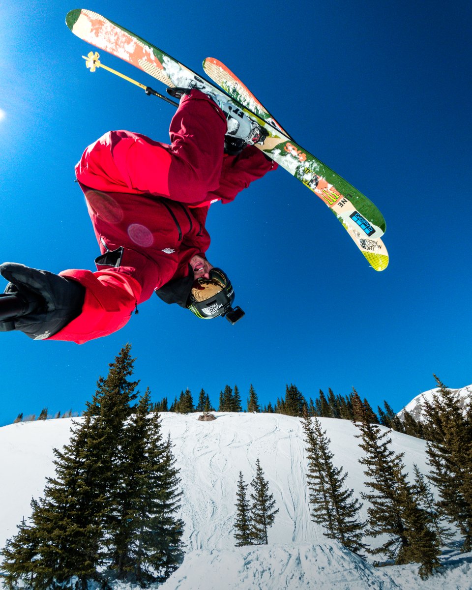 Photo of the Day: The safety-grab selfie, perfected by #GoProAthlete @TWallisch + #GoProHERO11 Black ❄️

#GoPro #GoProSnow #GoProSelfie #Skiing #Ski