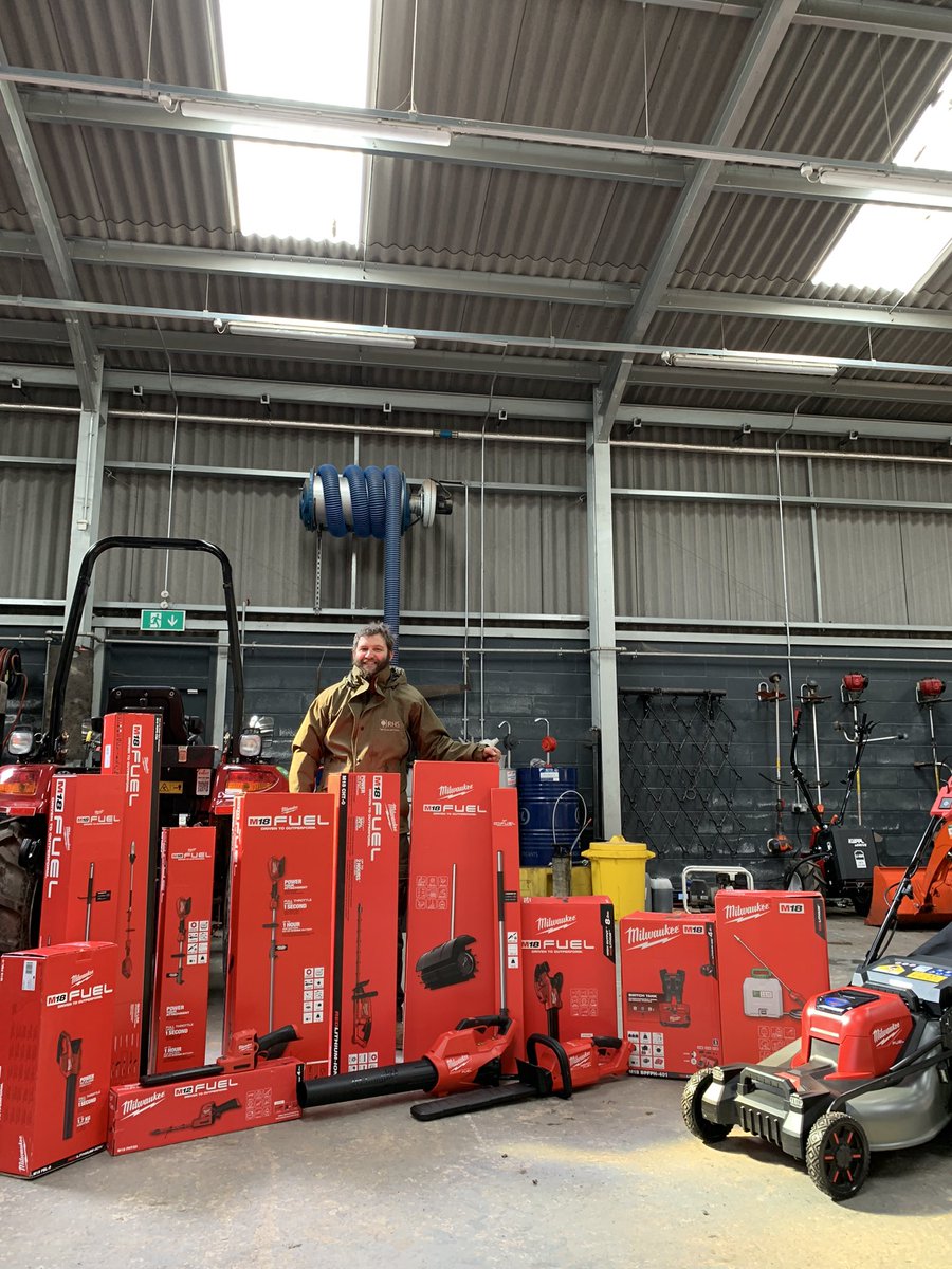 Mike - Milwaukee UK (@mikemilwaukeeuk) on Twitter photo Another smiling face. This time our friends <a href="/RHSBridgewater/">RHS Bridgewater</a> investing in a battery future! With Milwaukee OPE range for their dedicated grounds teams ! Pleasure to work with you Josh and the team! Another smiling face. This time our friends <a href="/RHSBridgewater/">RHS Bridgewater</a> investing in a battery future! With Milwaukee OPE range for their dedicated grounds teams ! Pleasure to work with you Josh and the team!