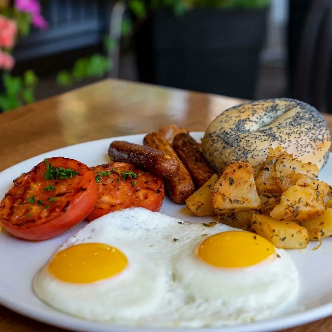 ByTheWayToronto's tweet photo. Did you know that you can order our delicious breakfast and brunch items everyday until 4? Breakfast starts at 10 a.m. every weekday!

#BTW #ByTheWayTO #ExploreBloorAnnex #omelettes #BrunchonBloor #dineTO #dinelocal #brunchTO https://t.co/5PMvkapc4m