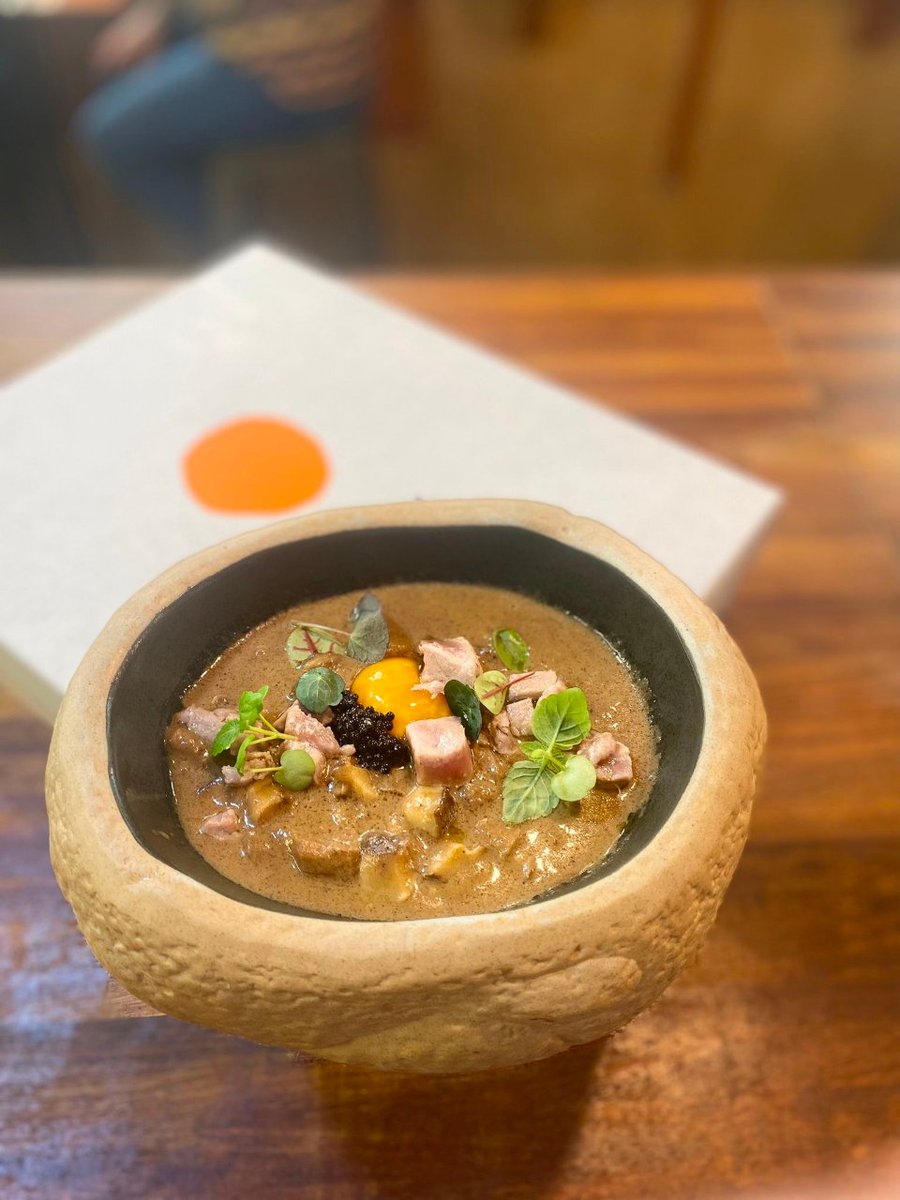 ℂ𝕒𝕣𝕓𝕠𝕟𝕒𝕥𝕒 𝕕𝕖 𝕔𝕙𝕚𝕔𝕙𝕒𝕣𝕣𝕠𝕟𝕖𝕤 𝕪 𝕤𝕖𝕥𝕒𝕤, 𝕪𝕖𝕞𝕒 𝕔𝕦𝕣𝕒𝕕𝕒 𝕪 𝕕𝕒𝕕𝕠𝕤 𝕕𝕖 𝕥𝕒𝕣𝕒𝕟𝕥𝕖𝕝𝕠. Secillamente, irresistible...

📍 Calle Veedor, 10. En Cadi, Cadi.
📲 Reservas: bit.ly/ReservasCurios….