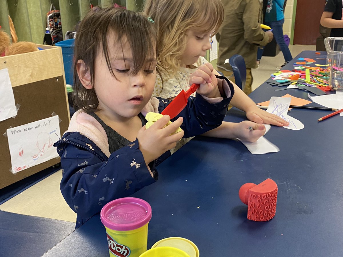 #ittybittypurples preschoolers <a href="/T_C_Cherry/">TC Cherry Elementary</a> are working hard during centers this afternoon! #excellenceisworththeeffort