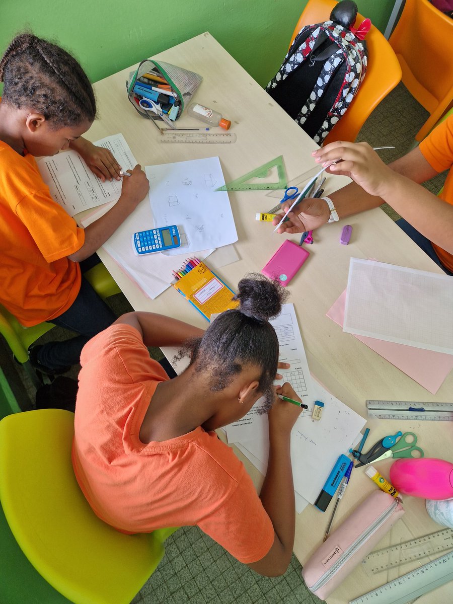 VICTORINChrist5's tweet photo. Finale école rallye mathématiques https://t.co/MAt7yxvBNv