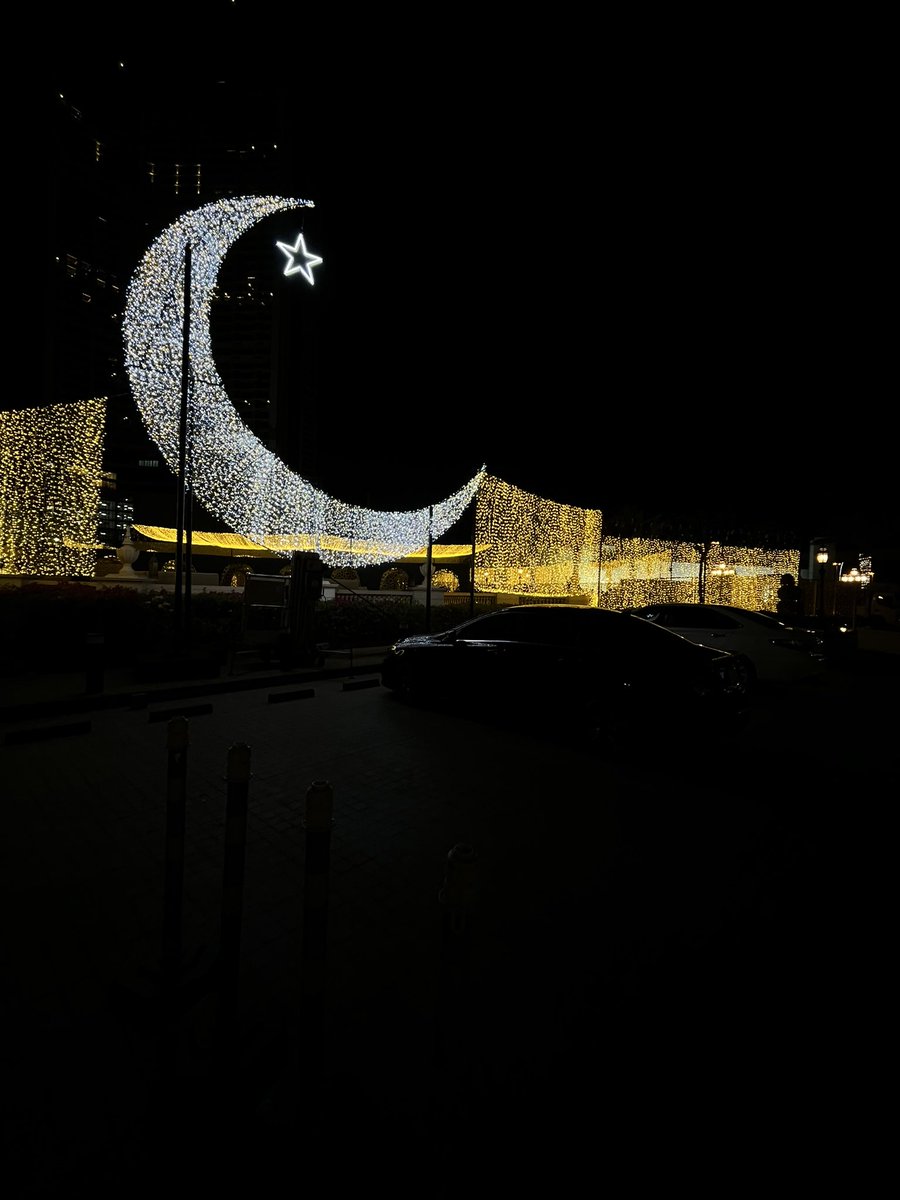 ،
أهنئكم بقدوم شهر رمضان المبارك أعانَنا الله وإياكمْ على صيامِـــه وقيامـــه '

تقبل الله منا ومنكم صالح الاعمال .🌙🤍