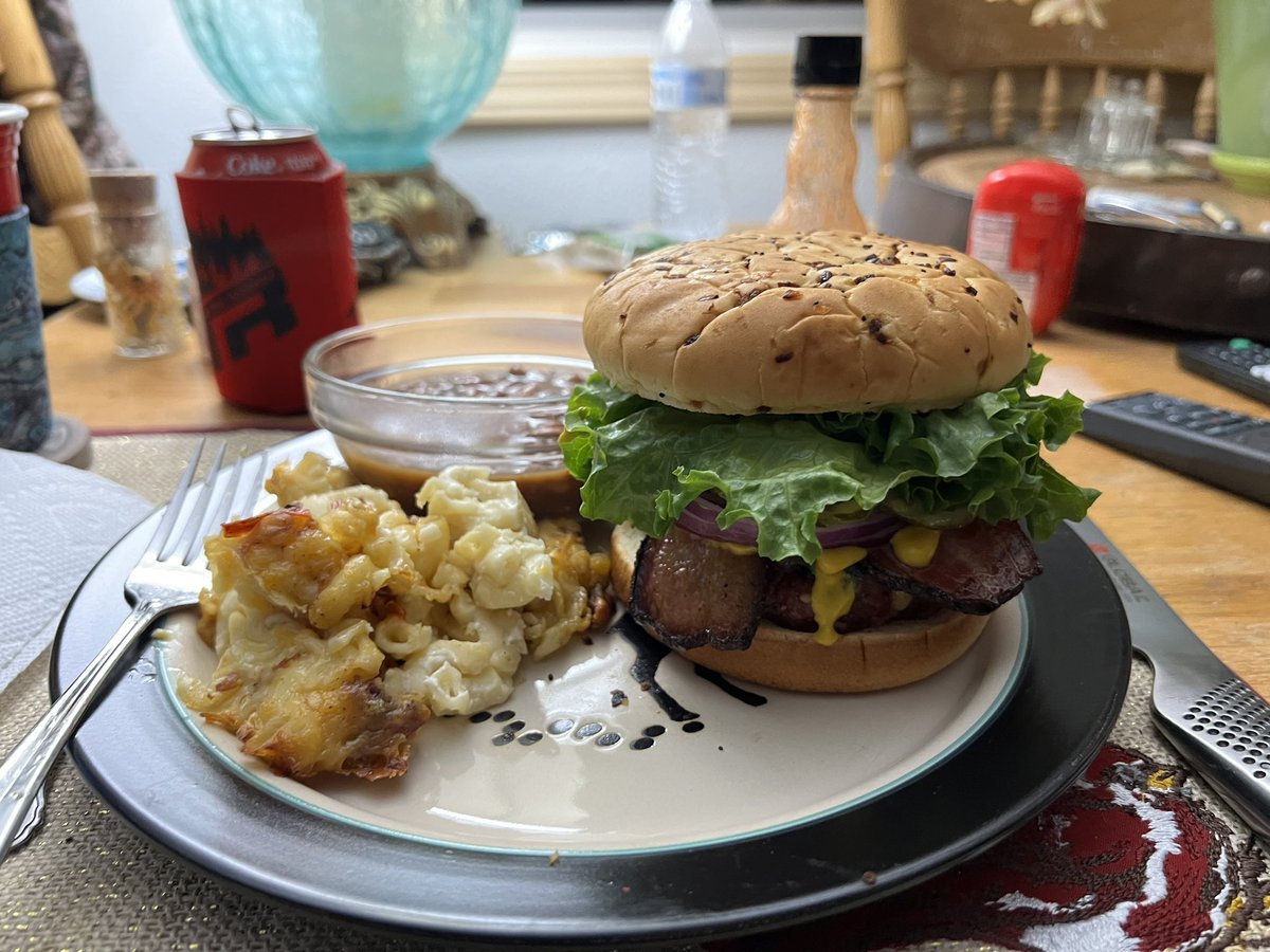 DPS1369's tweet photo. @rickyricksmusic @JakeDenver6 Last night! Smoked 80/20 on the @ZGrills_ with applewood bacon #CompetitionBlend https://t.co/2J8kFIFLIe