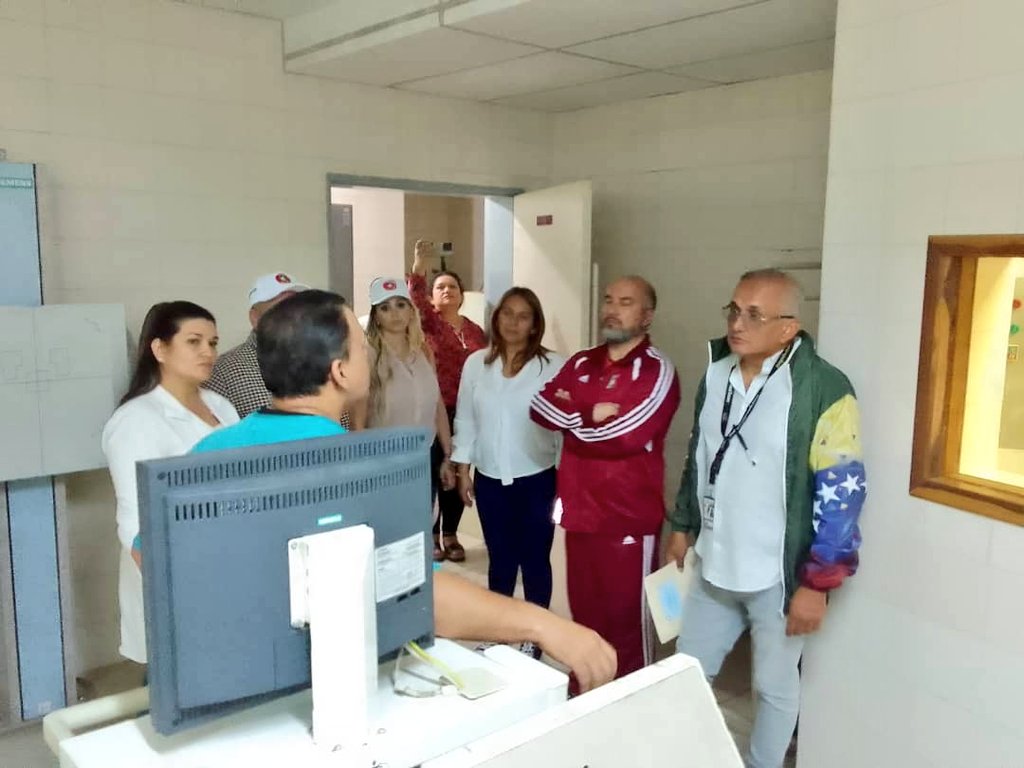 IpasmeOficial's tweet photo. ¡Avanza nuestro Plan Quirúrgico Nacional!

En articulación con el @MinSaludVE y la @Gob_Tachira se planificó la atención quirúrgica a 131 pacientes del magisterio, y el plan de fortalecimiento de los servicios médicos ofrecidos.

.@NicolasMaduro
#TrabajoYCompromiso https://t.co/mjrIkdFRYn