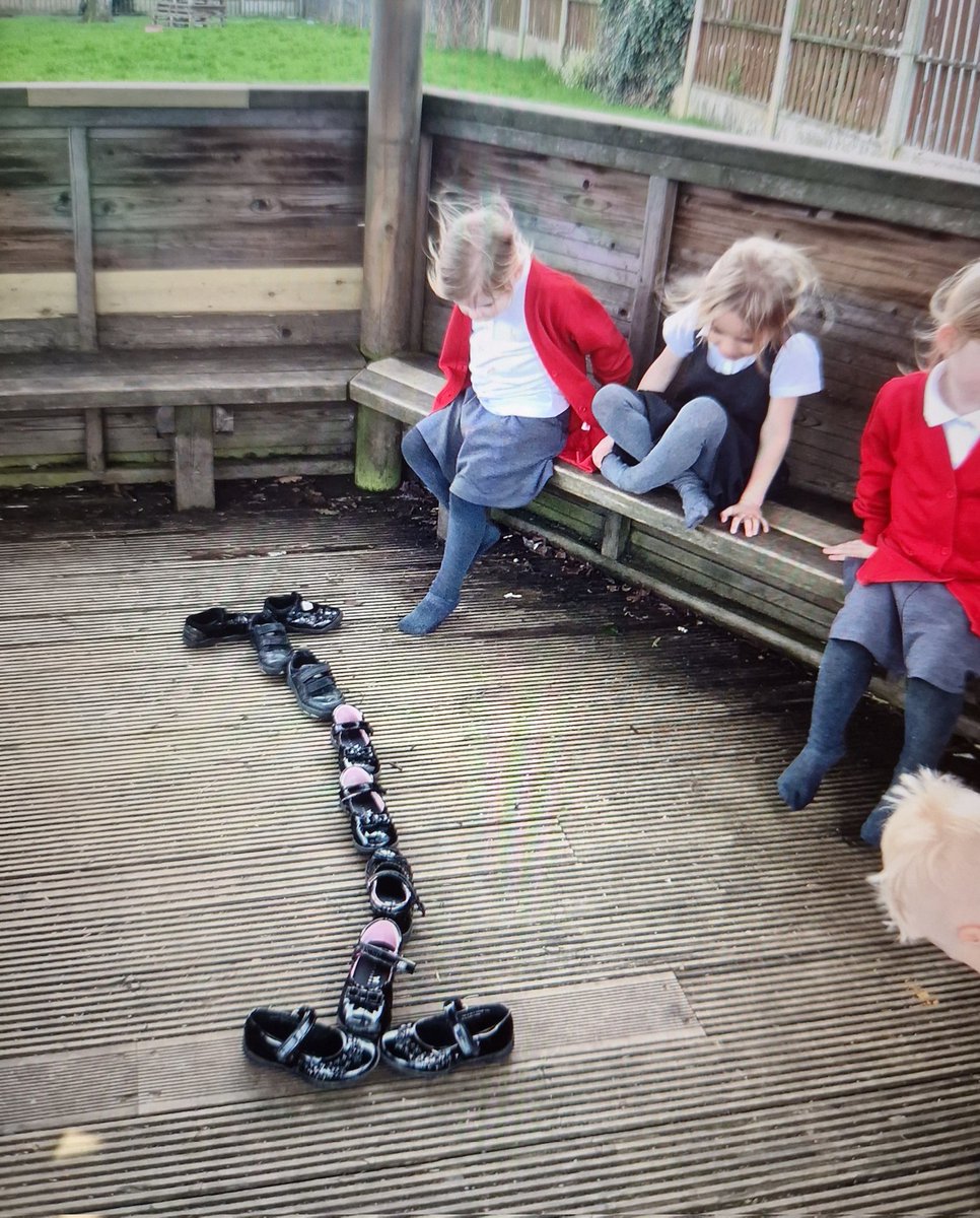MrsKLMarsden's tweet photo. We forgot to bring our pens and pencils to Phonics today so worked together as a team and used our shoes to write tricky words! Great job Reception 👏 @Mrs_Hamilton2 @Miss_Arundale @MrsRobyTelford1 https://t.co/D4AxfJERaO