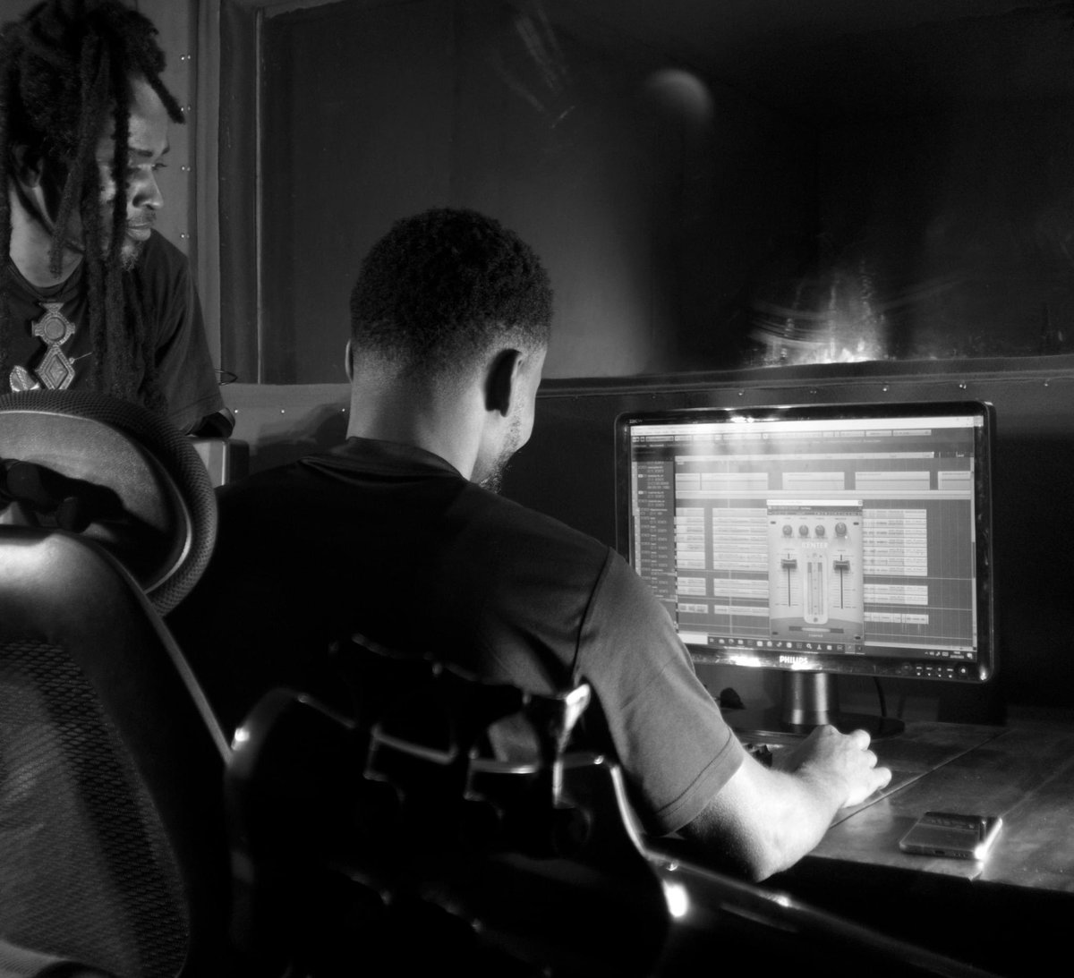 Arkanafrika's tweet photo. Quiet alert before the stormโฆ. ๐คซ
The time has almost come for us to bring forth the outcome of our pilgrimage into time and spiritual metallic might ๐ฅ.
Thank you all for your continuous support infused in the bandโs second opus.๐๐พ
Soon..
#asrafocore #metalfromthemotherland https://t.co/gypZT3wx6D