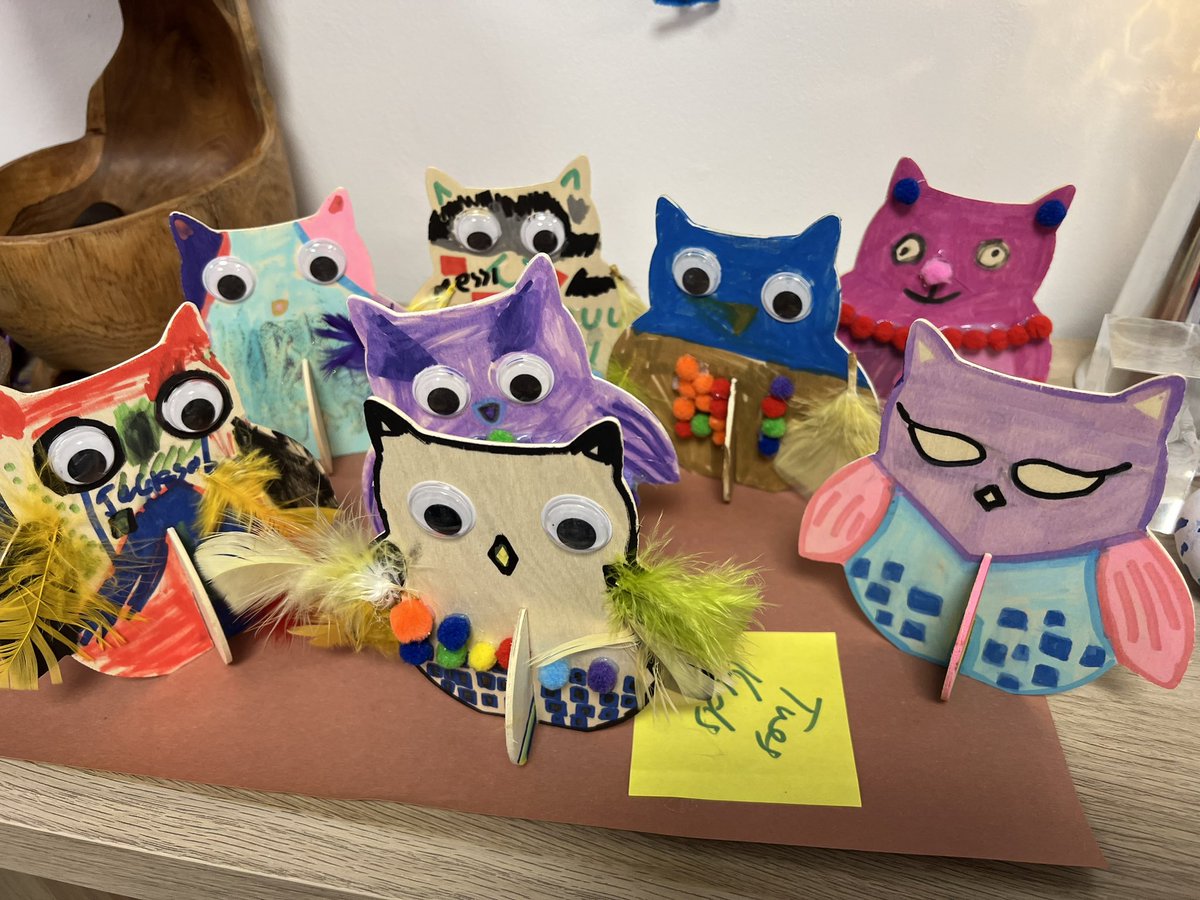 EmotionALLServ's tweet photo. Nearly done! Tuesday kids class working on their Owls! #triunebrain #BREATHE #signifiercrafts #wiseowl #regulation #soothing https://t.co/rRtK1IgJZQ