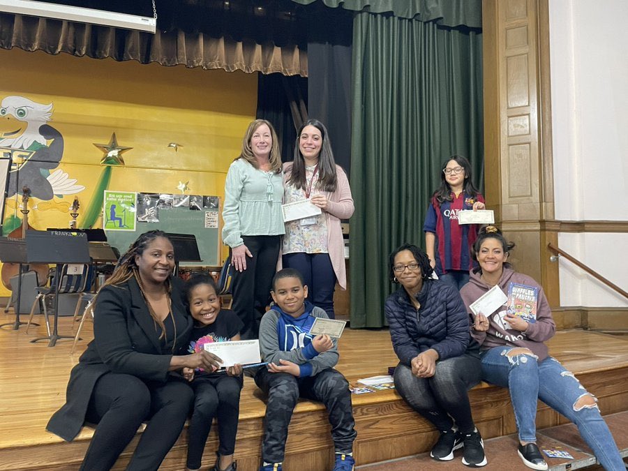 Dr. Kenneth Kunz from "For the Love of Literacy" visited Franklin Elementary School for our Title I Parent Night. It was a great night to build literacy with both students &amp; parents working together on various engaging activities that promote the love of reading! #WeareproudofU