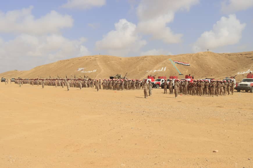 Yemenarmyeng's tweet image. #Almahrah
Defense Minister Lt Gen Muhsen Moh'd Ad-da'iri together with Chief of General Staff Lt Gen Saghir Bin Aziz &amp;amp; coalition's support forces commander Maj Gen Sultan Al Baqmi paid an inspection visit to Ghaydah military axis