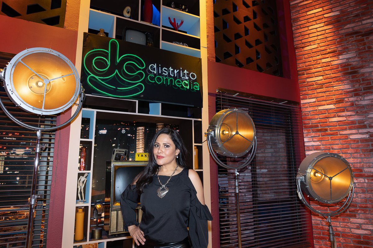 Nuestra querida actriz, conductora, productora, escritora, locutora, cantante, promotora cultural y activista social mexicana, <a href="/VanessaBauche/">Vanessa Bauche</a> hoy está en la casa.

#MásNoche, todos los miércoles a las 11:00 p. m. MEX por <a href="/DistritoComedia/">Distrito Comedia</a>, conducido por <a href="/ISRAELJAITOVICH/">ISRAEL JAITOVICH</a> 🌒