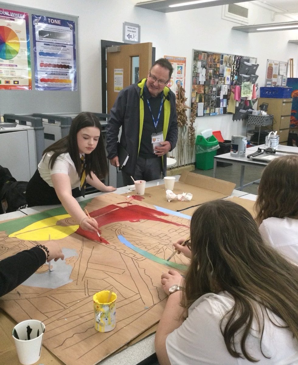 acs_art's tweet photo. Today 8G1 had the pleasure of inviting Terry Davies from @AlunGriffiths_  Griffiths construction into their lesson. Here they can be seen working together on their designs for the hoardings for the rail works taking place at Aberdare train station. https://t.co/PF4B7uWiSD