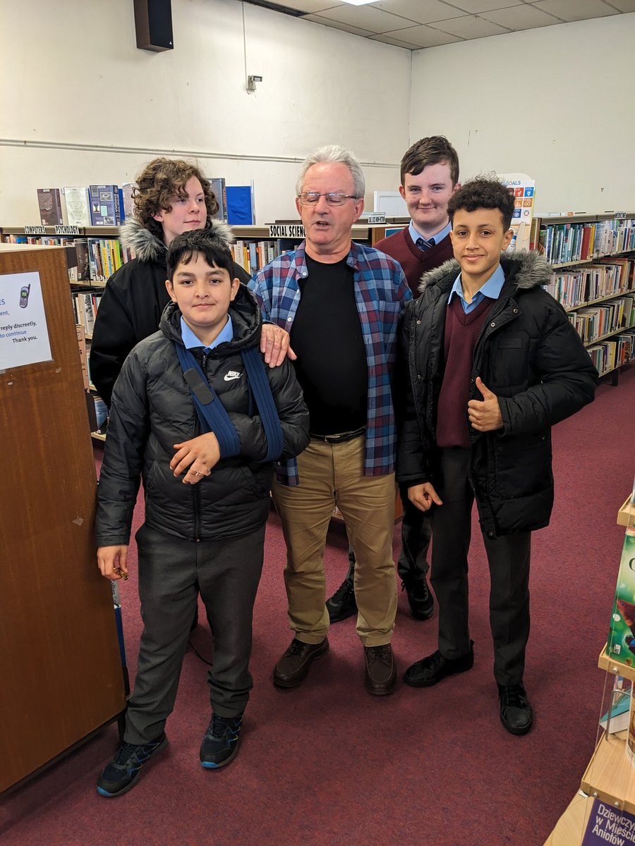 mayfieldcs's tweet photo. First Years had a great time yesterday at the launch of #onebookonecommunity with local storyteller and author, Paddy O'Brien. They're now eager to get started on this year's community read #IamMalala . @corkcitylibrary @jctenglish https://t.co/iNAHiG8xGF