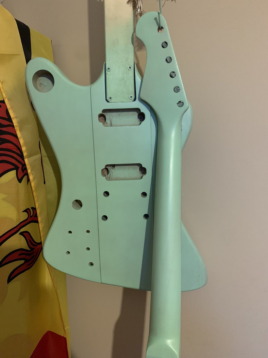 Gone for a surf green finish on the fire bird I’m building. Next up is the clear coat and polish #guitarcover #acousticguitar #guitartabs #guitarpractice #blues #electricguitar #guitartutorial #musiclessons #guitarlife #bluesguitar #rockguitar #pianoteacher #piano #pianolessons