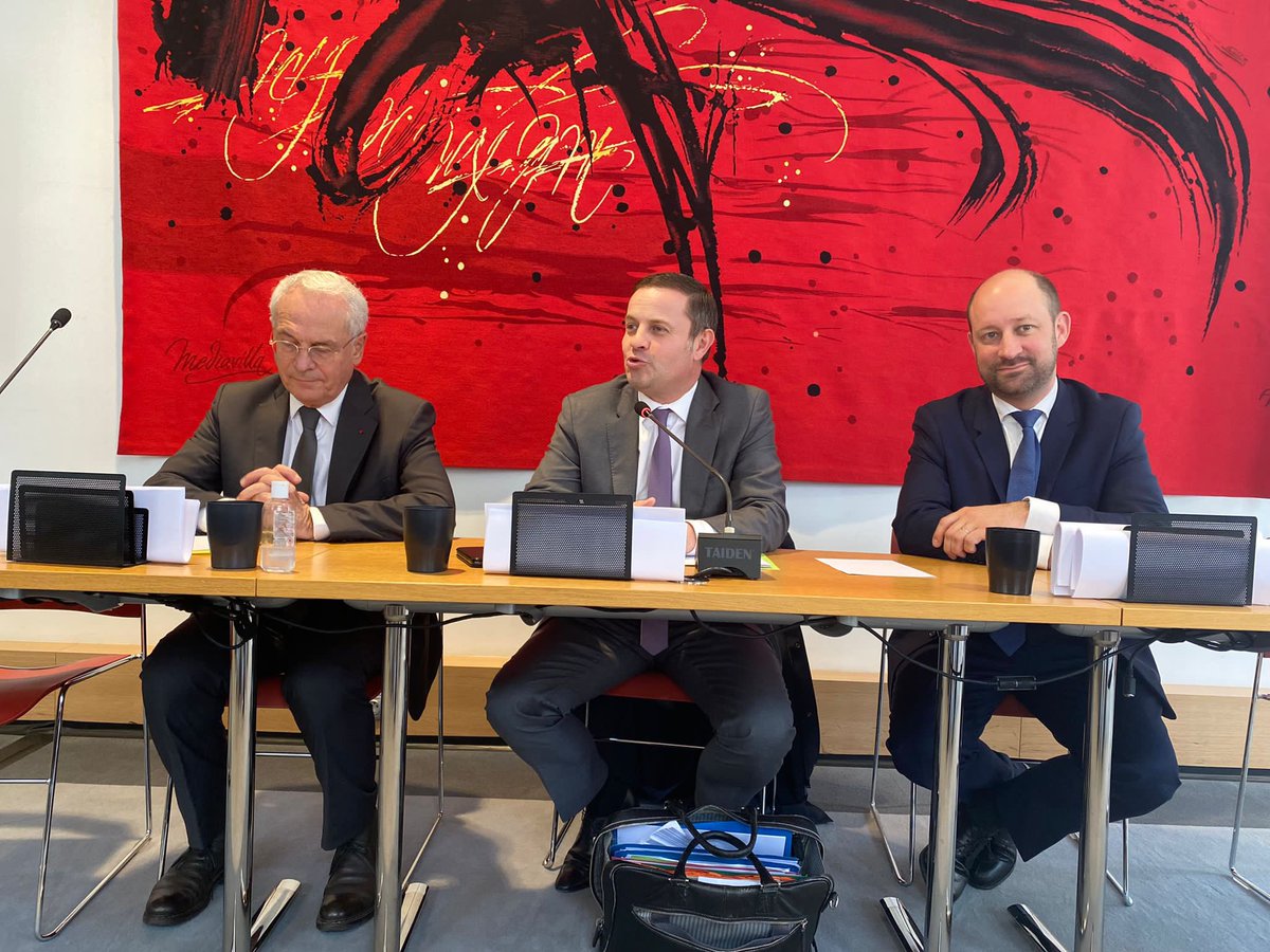 CORDIERPierre08's tweet photo. #souvenirfrancais Réunion de l’Amicale des #deputes et #senateurs que je préside. Un temps d’échanges avec le président national @sergebarcellini Nous avons un rôle à jouer! @SF_Siege @SebLecornu @MaximeMinot @isavalentin43 @NathalieSerre @DuboisFrancis19 @eanthoine26 https://t.co/BNzA3Y9zVM