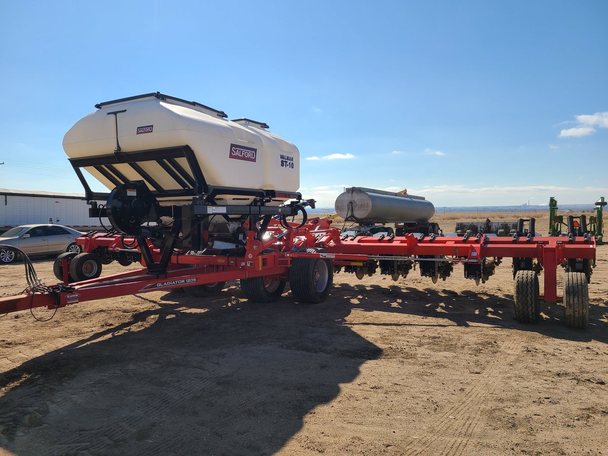 jwilgenburg1's tweet photo. Dry box on, now just need to get all the hoses run and maybe try it out next week @SalfordGroup @KuhnNA https://t.co/RLXfLJOzXL