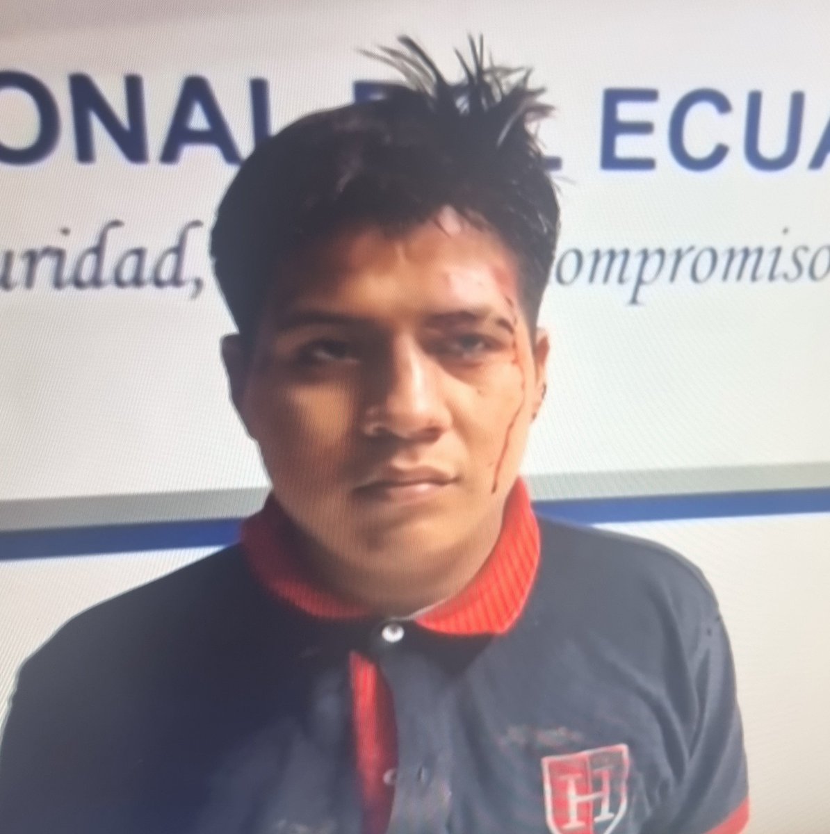 Luis Antonio Ruiz (@luisantonio_r) on Twitter photo Alias "Turbo". 2 veces detenido por la <a href="/PoliciaEcuador/">Policía Ecuador</a> por "vacunador", 2 veces liberado pese a haber incluso disparado a los gendarmes. Toy buscando a sus cómplices en la función Judicial para ficharlos por aquí. Los uniformados están muy frustrados. Estén atentos Alias "Turbo". 2 veces detenido por la <a href="/PoliciaEcuador/">Policía Ecuador</a> por "vacunador", 2 veces liberado pese a haber incluso disparado a los gendarmes. Toy buscando a sus cómplices en la función Judicial para ficharlos por aquí. Los uniformados están muy frustrados. Estén atentos