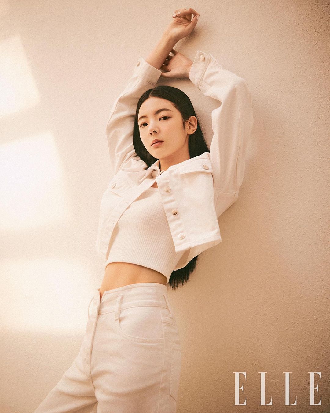 Fr2N5TiWIBkQotr?format=jpg&name=large