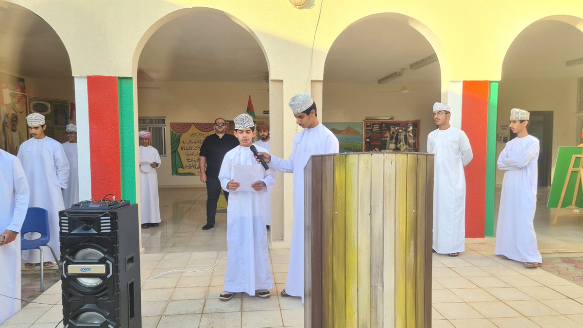 يوم الأم ، هو ليس يوما واحدا بل كل الأيام لها، فالجنة تحت أقدامها،وبهذه المناسبة إذاعة متميزة عن فضل الأم، وقصة رائعة عن أم عظيمة وتضحيات لا تنتهي، يرويها منبر إذاعة مدرسة أبوذرالغفاري.