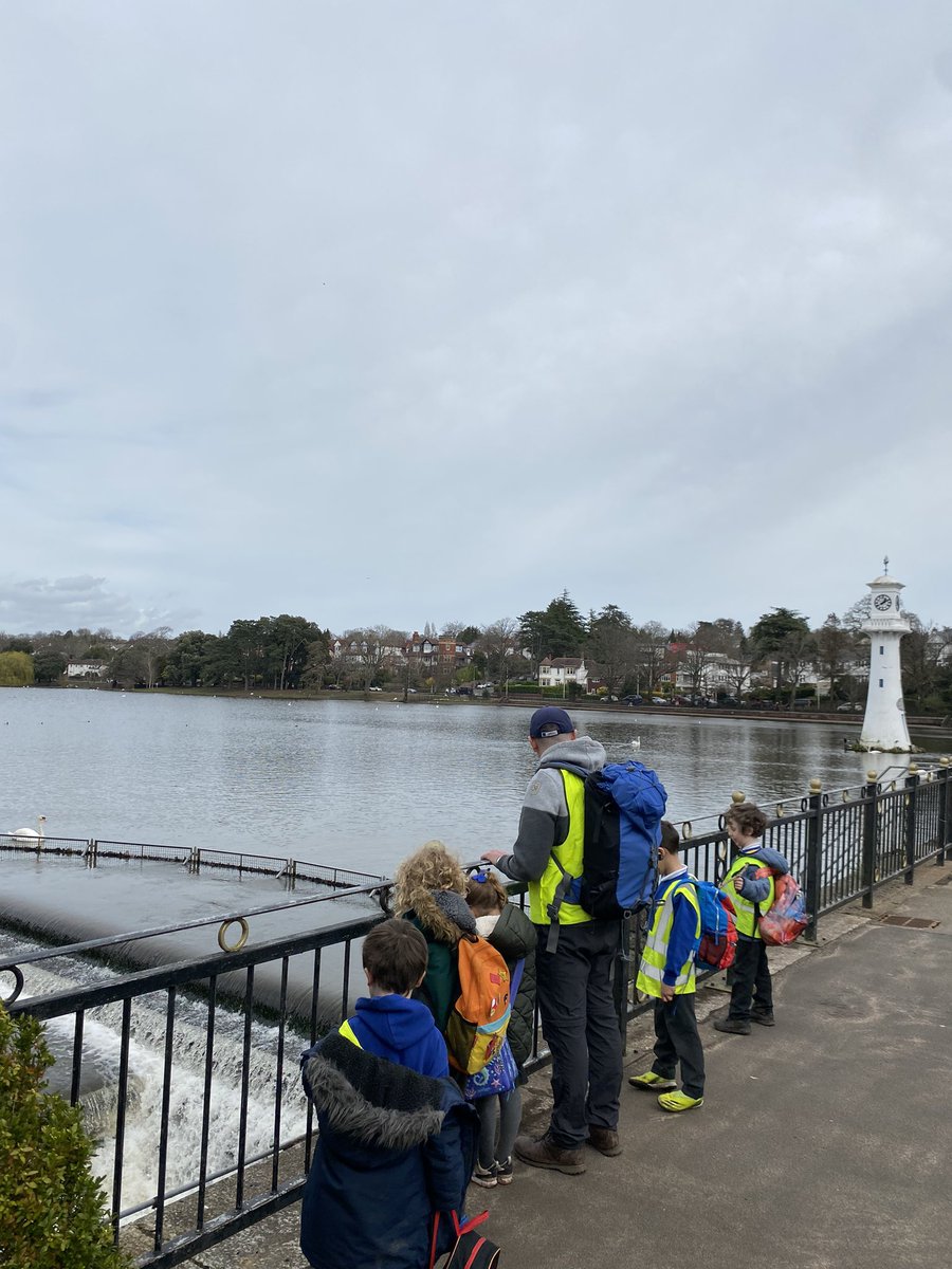 Miss Thomas tweet media