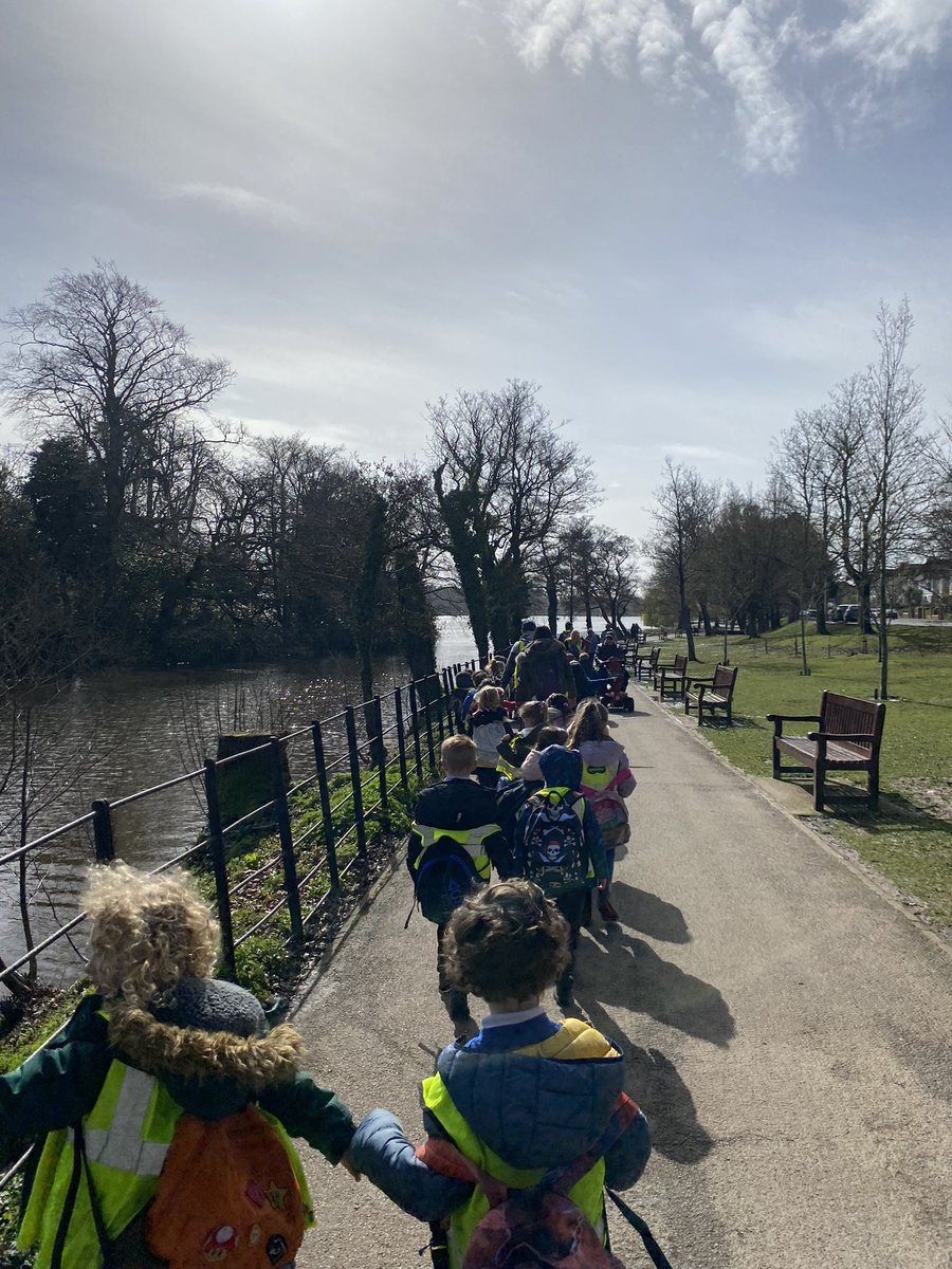 Miss Thomas tweet media