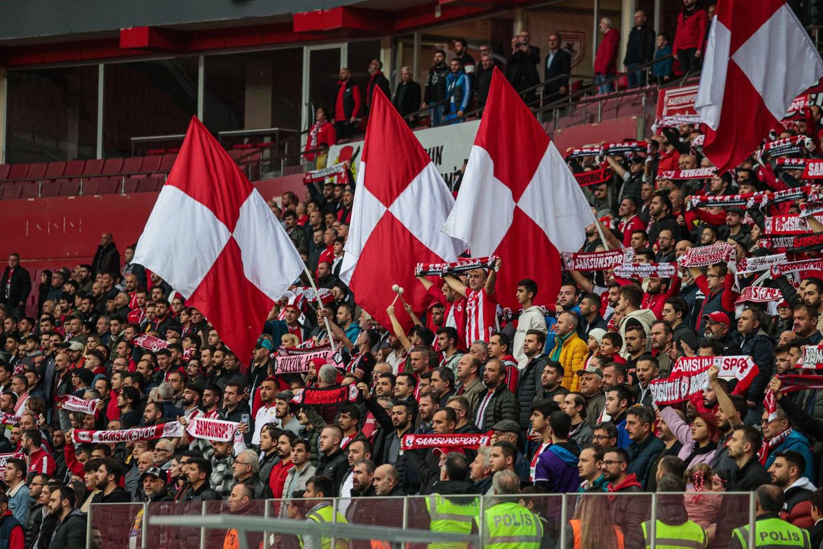 3 haftayı sakin,provakasyonlara gelmeden geçmemiz lazım…
Sağduyu,birlik ve beraberlik içinde kenetlenelim dostlar….
BİZ BİRLİKTE BAŞARACAĞIZ!🇦🇹🙏💪 #samsunsporşampiyon