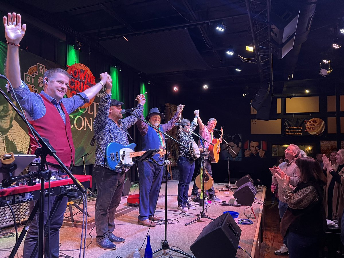 Young Wolfe Tones tweet media